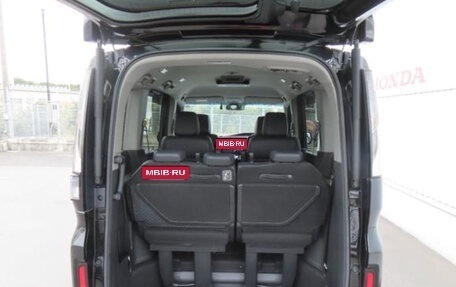 Honda Stepwgn IV, 2022 год, 1 850 000 рублей, 18 фотография
