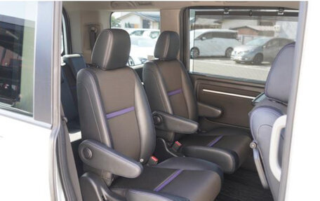 Honda Stepwgn IV, 2022 год, 1 960 000 рублей, 11 фотография