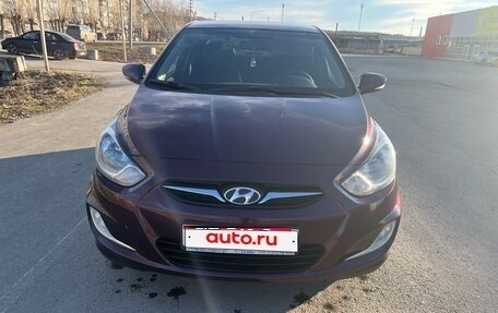 Hyundai Solaris II рестайлинг, 2011 год, 700 000 рублей, 1 фотография