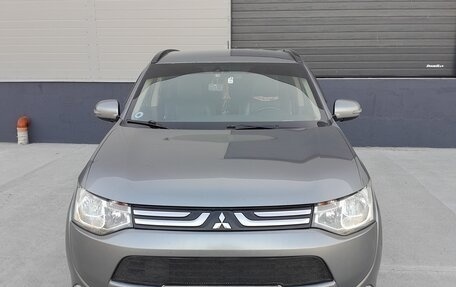 Mitsubishi Outlander III рестайлинг 3, 2012 год, 1 350 000 рублей, 1 фотография