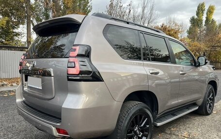 Toyota Land Cruiser Prado 150 рестайлинг 2, 2021 год, 7 500 000 рублей, 5 фотография