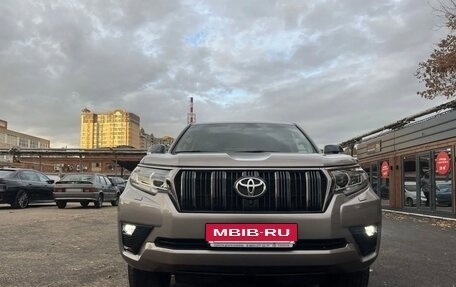 Toyota Land Cruiser Prado 150 рестайлинг 2, 2021 год, 7 500 000 рублей, 2 фотография