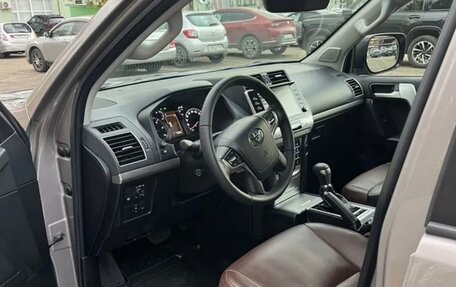 Toyota Land Cruiser Prado 150 рестайлинг 2, 2021 год, 7 500 000 рублей, 8 фотография