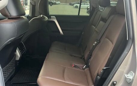 Toyota Land Cruiser Prado 150 рестайлинг 2, 2021 год, 7 500 000 рублей, 14 фотография