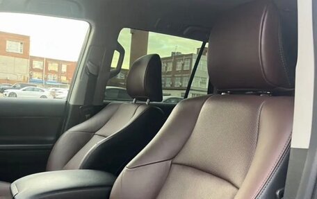 Toyota Land Cruiser Prado 150 рестайлинг 2, 2021 год, 7 500 000 рублей, 12 фотография