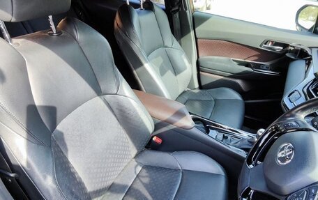 Toyota C-HR I рестайлинг, 2017 год, 1 715 000 рублей, 16 фотография