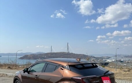 Toyota C-HR I рестайлинг, 2017 год, 1 715 000 рублей, 5 фотография