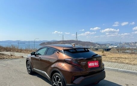 Toyota C-HR I рестайлинг, 2017 год, 1 715 000 рублей, 11 фотография