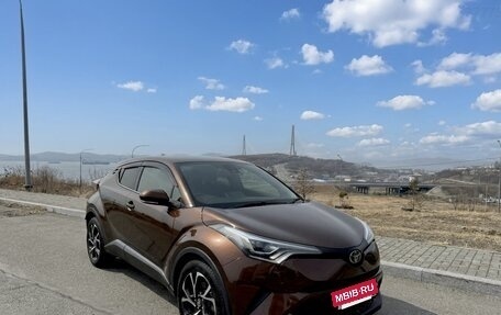 Toyota C-HR I рестайлинг, 2017 год, 1 715 000 рублей, 9 фотография