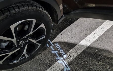 Toyota C-HR I рестайлинг, 2017 год, 1 715 000 рублей, 18 фотография