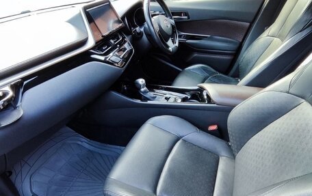 Toyota C-HR I рестайлинг, 2017 год, 1 715 000 рублей, 21 фотография