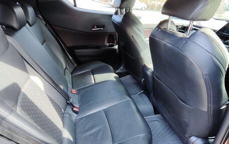 Toyota C-HR I рестайлинг, 2017 год, 1 715 000 рублей, 22 фотография