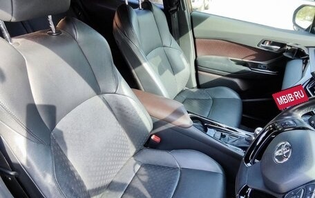 Toyota C-HR I рестайлинг, 2017 год, 1 715 000 рублей, 24 фотография