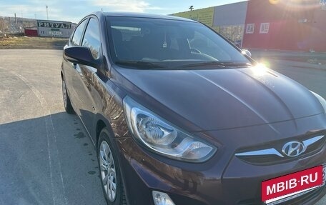 Hyundai Solaris II рестайлинг, 2011 год, 700 000 рублей, 2 фотография