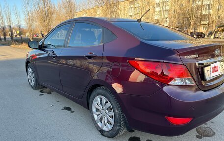 Hyundai Solaris II рестайлинг, 2011 год, 700 000 рублей, 4 фотография