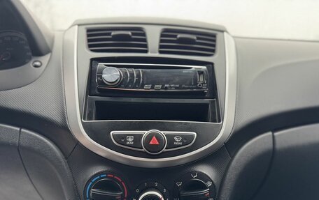 Hyundai Solaris II рестайлинг, 2011 год, 655 000 рублей, 14 фотография