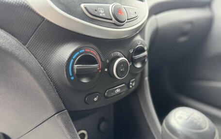 Hyundai Solaris II рестайлинг, 2011 год, 655 000 рублей, 16 фотография