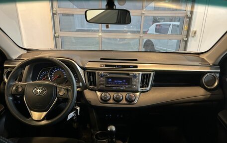 Toyota RAV4, 2014 год, 1 850 000 рублей, 9 фотография