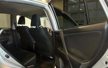 Toyota RAV4, 2014 год, 1 850 000 рублей, 15 фотография