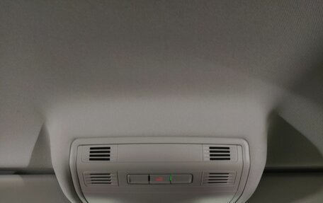 Volkswagen Tiguan II, 2020 год, 2 900 000 рублей, 18 фотография