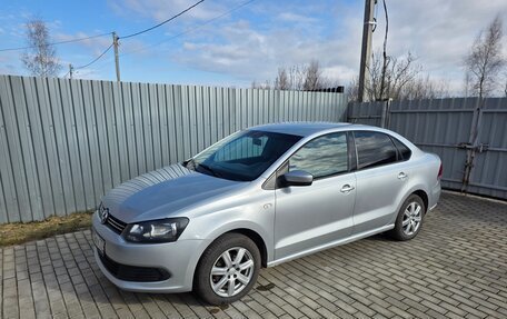 Volkswagen Polo VI (EU Market), 2015 год, 800 000 рублей, 2 фотография
