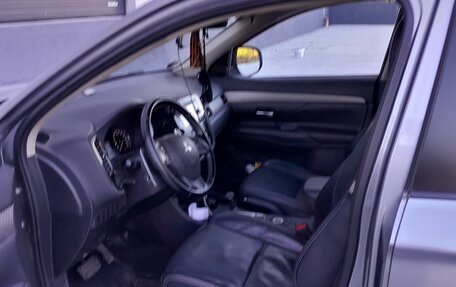 Mitsubishi Outlander III рестайлинг 3, 2012 год, 1 350 000 рублей, 9 фотография