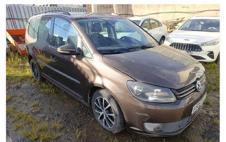 Volkswagen Touran III, 2013 год, 620 000 рублей, 2 фотография
