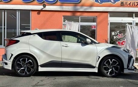 Toyota C-HR I рестайлинг, 2022 год, 1 756 000 рублей, 3 фотография