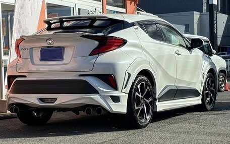 Toyota C-HR I рестайлинг, 2022 год, 1 756 000 рублей, 4 фотография