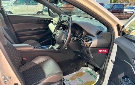 Toyota C-HR I рестайлинг, 2022 год, 1 756 000 рублей, 12 фотография