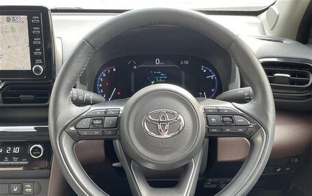 Toyota Yaris Cross, 2022 год, 1 493 000 рублей, 10 фотография