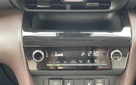 Toyota Yaris Cross, 2022 год, 1 493 000 рублей, 17 фотография