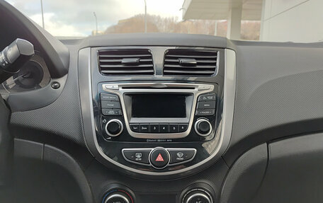 Hyundai Solaris II рестайлинг, 2016 год, 700 000 рублей, 18 фотография