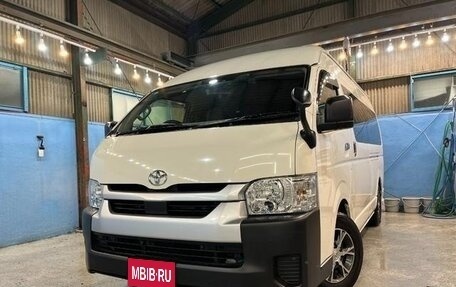 Toyota HiAce H200, 2024 год, 4 900 000 рублей, 1 фотография