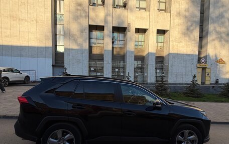 Toyota RAV4, 2019 год, 2 900 000 рублей, 2 фотография