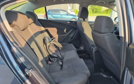 Volkswagen Passat B6, 2005 год, 690 000 рублей, 9 фотография