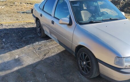 Opel Vectra A, 1990 год, 130 000 рублей, 3 фотография