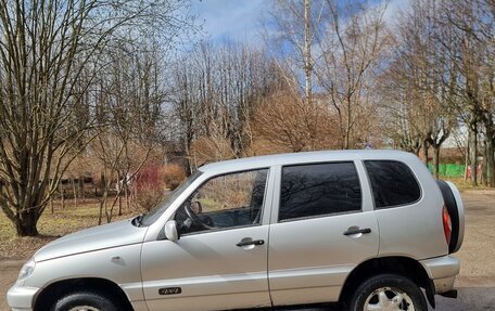Chevrolet Niva I рестайлинг, 2004 год, 350 000 рублей, 2 фотография