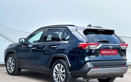 Toyota RAV4, 2020 год, 3 790 000 рублей, 6 фотография