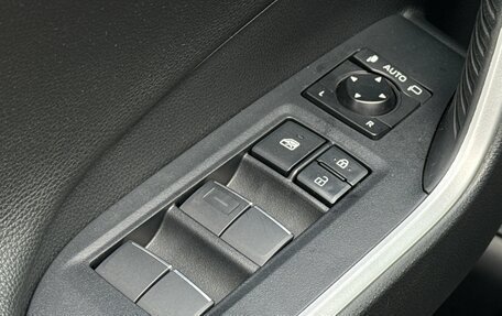 Toyota RAV4, 2020 год, 3 790 000 рублей, 23 фотография