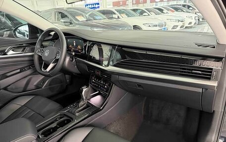 Volkswagen Passat B8 рестайлинг, 2023 год, 2 440 000 рублей, 10 фотография