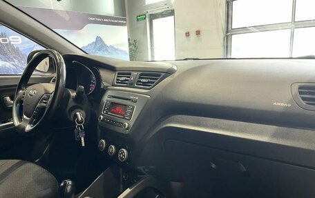 KIA Rio III рестайлинг, 2015 год, 1 000 000 рублей, 10 фотография