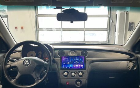 Mitsubishi Outlander III рестайлинг 3, 2005 год, 649 000 рублей, 11 фотография