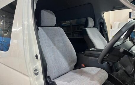 Toyota HiAce H200, 2024 год, 4 900 000 рублей, 13 фотография