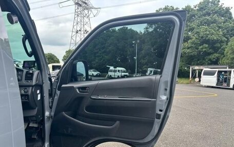 Toyota HiAce H200, 2024 год, 7 200 000 рублей, 10 фотография