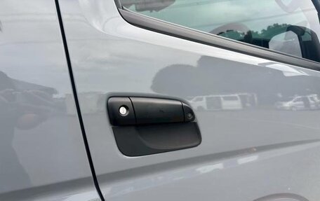 Toyota HiAce H200, 2024 год, 7 200 000 рублей, 9 фотография