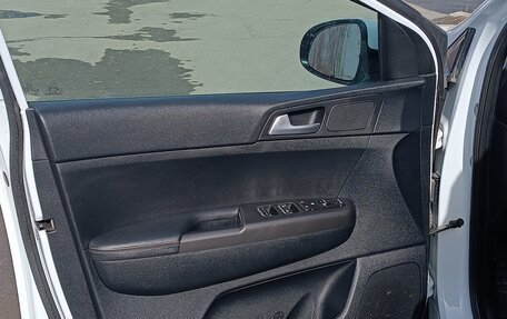 KIA Sportage IV рестайлинг, 2020 год, 2 600 000 рублей, 11 фотография