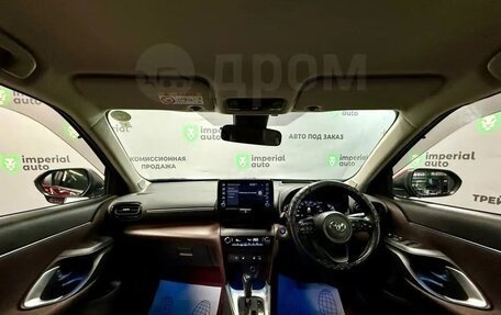 Toyota Yaris Cross, 2021 год, 1 850 000 рублей, 8 фотография