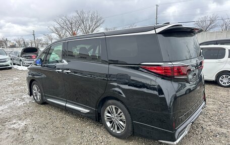 Toyota Alphard, 2024 год, 8 300 000 рублей, 3 фотография