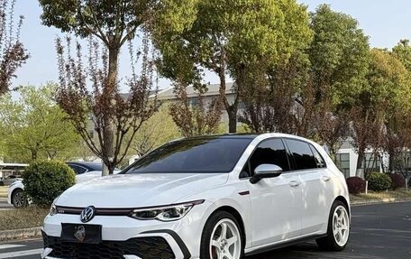 Volkswagen Golf VIII, 2023 год, 3 800 000 рублей, 1 фотография